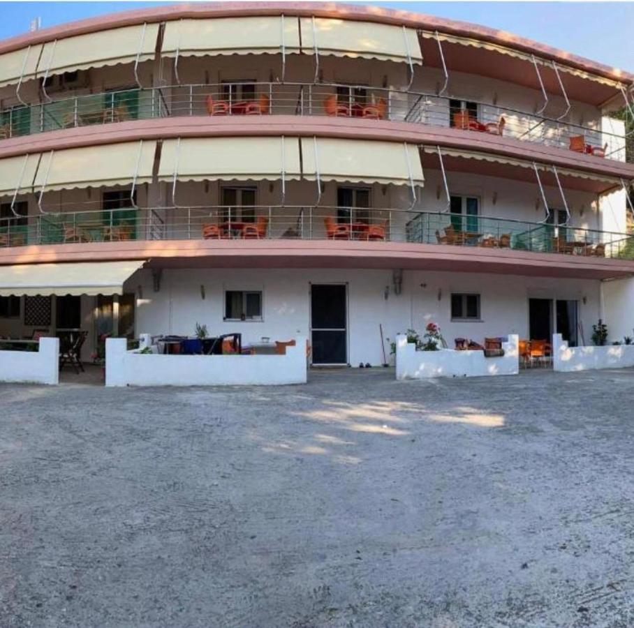 Studio Nikol Koutsoupia Kókkinon Nerón المظهر الخارجي الصورة